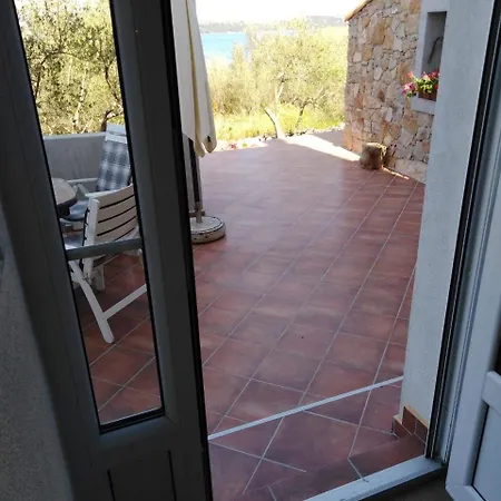 Long Island Olive 公寓