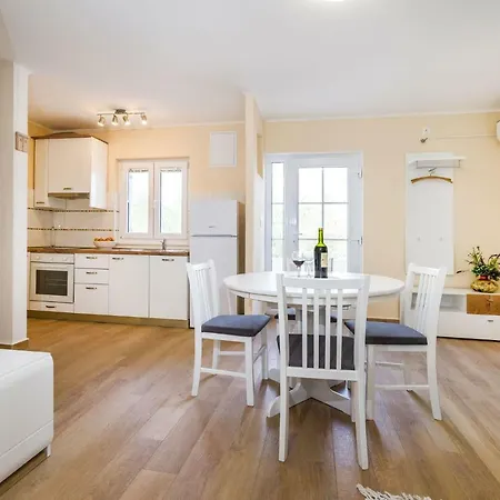 Long Island Olive 萨利