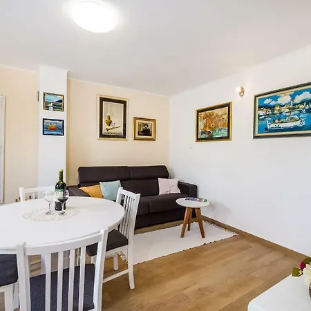 Long Island Olive 公寓 *