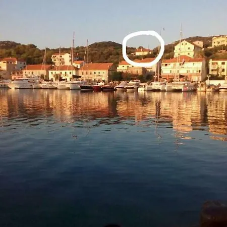 Long Island Olive 公寓 *