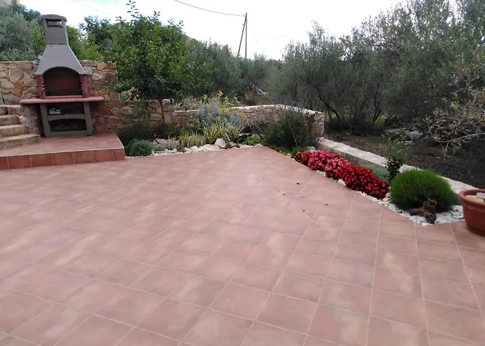 Апартаменты Long Island Olive Сали