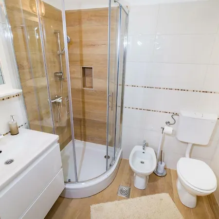 Long Island Olive Daire Sali